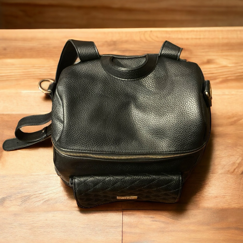 🔥Gorgeous Luli Bebe Quality Vegan Leather Gold Hardware Silk Lined Bag! - Picture 6 of 10